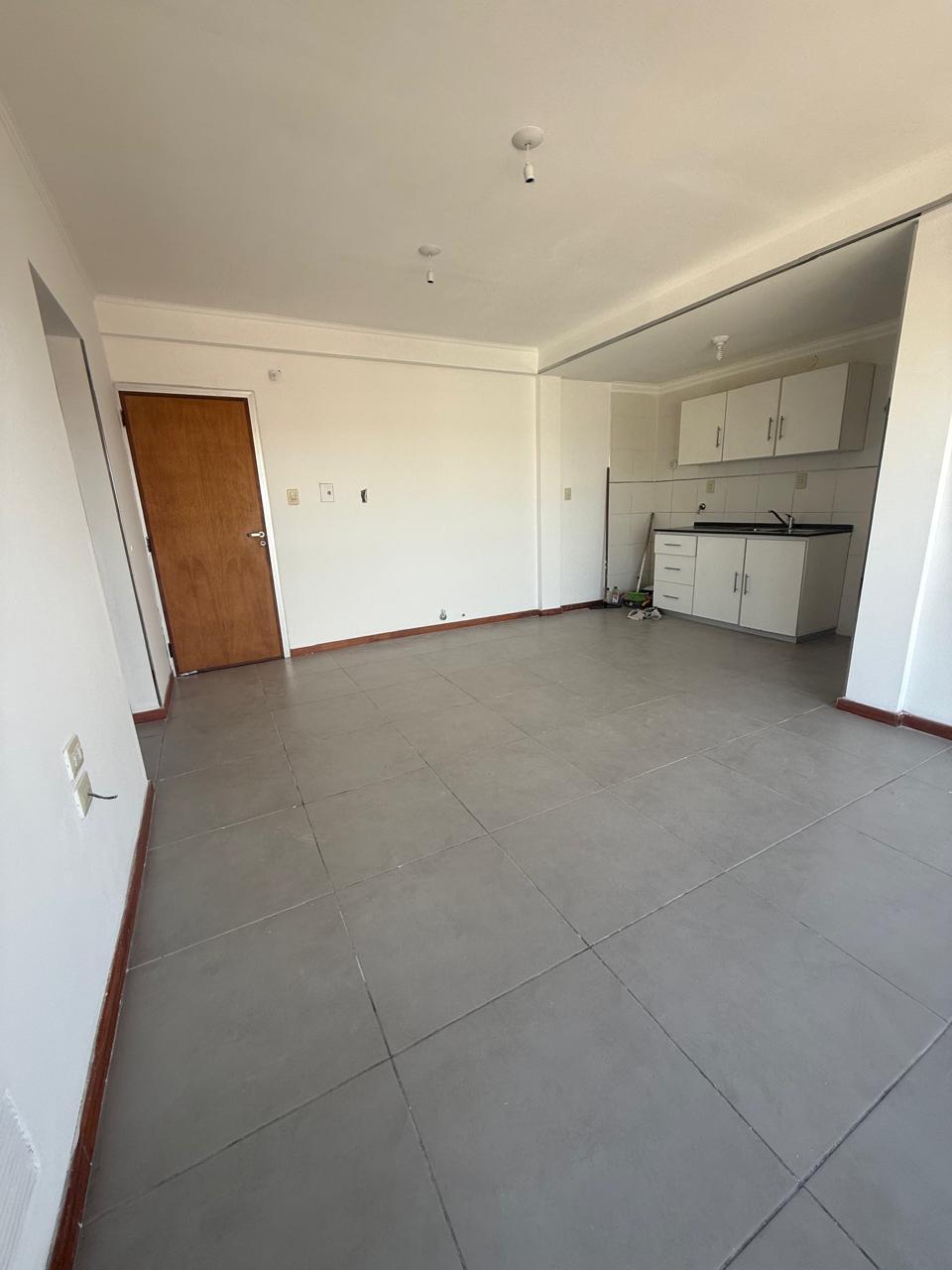 Departamento con balcon al frente de dos dormitorios